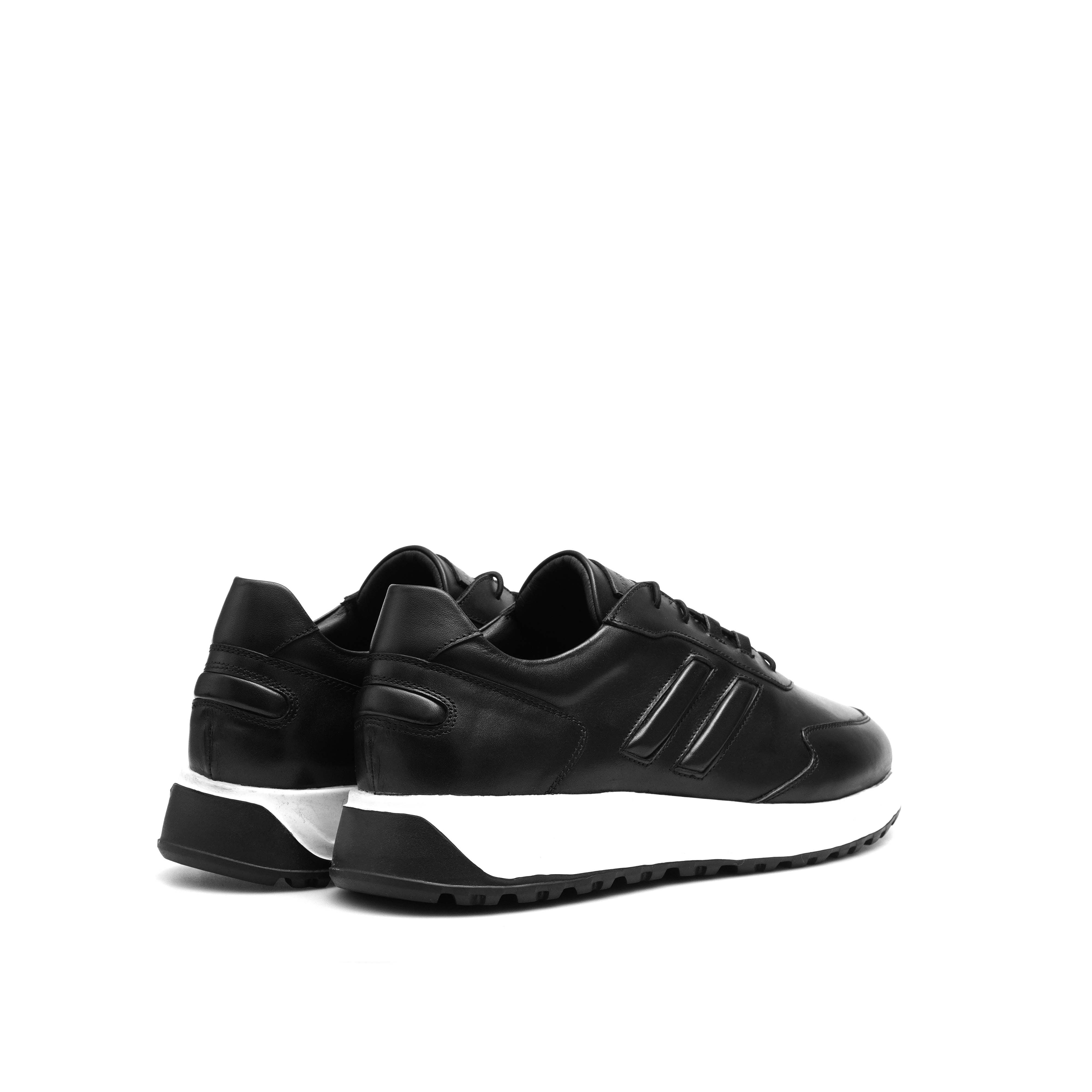 FERGUS BLACK - Image 3