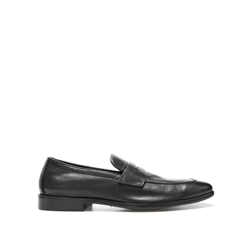LUCERO BLACK