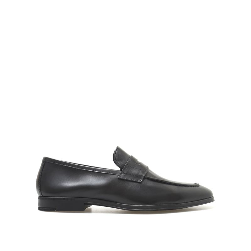 WEEKEND BLACK